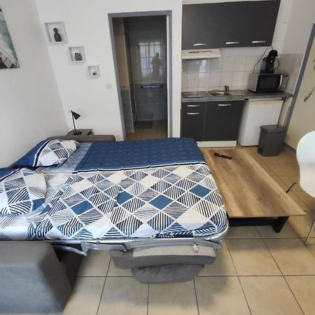 Studio 2 Personnes En Centre Ville Saint-Pierre-de-Plesguen Экстерьер фото