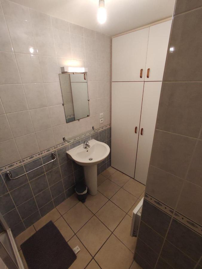 Studio 2 Personnes En Centre Ville Saint-Pierre-de-Plesguen Экстерьер фото